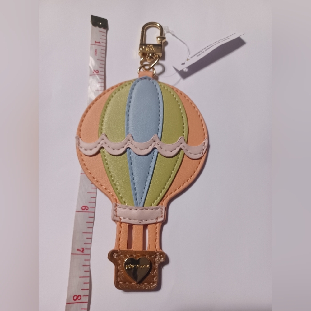 NWOT Betsey Johnson Hot Air Balloon Keychain Bag Charm - Picture 2 of 5